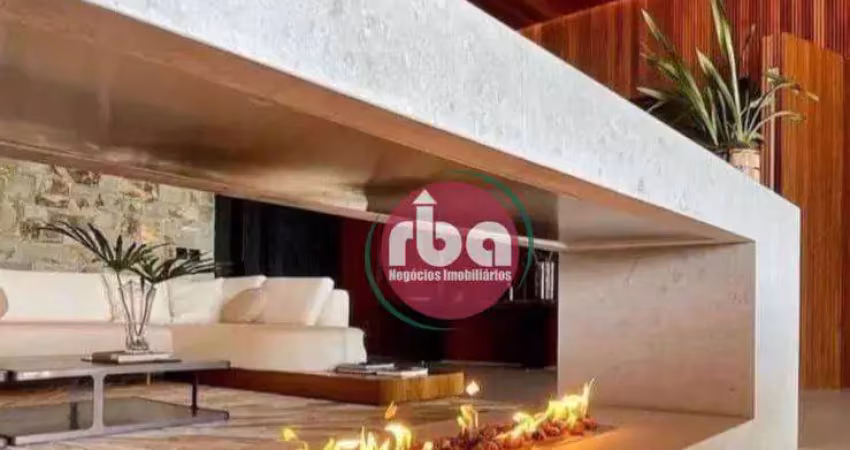Casa assobradada à venda no Condomínio Lagos D Icaraí em Salto