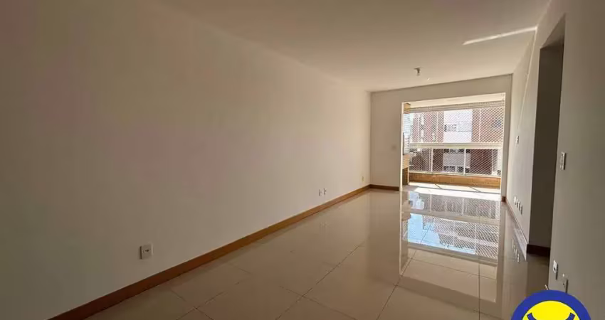 Apartamento com 03 dormitórios no Centro