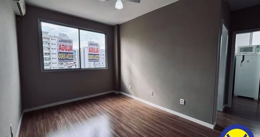 Apartamento com 01 dormitório no Centro