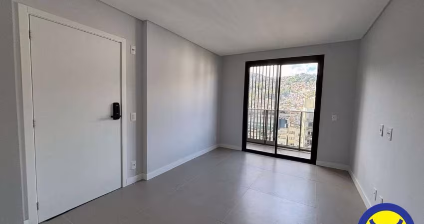 Apartamento com 02 suítes no Centro