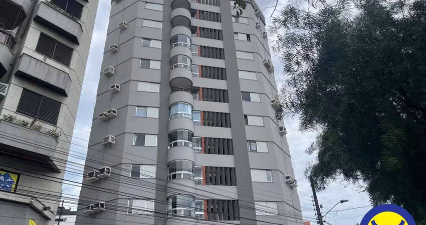 Apartamento com 02 dormitórios no Centro