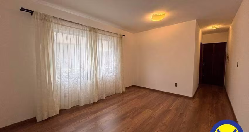 Apartamento com 02 dormitórios no Centro