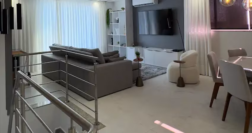 Cobertura poucos metros do mar no bairro ingleses com 3 dormitórios