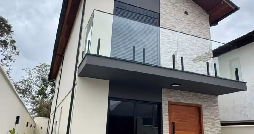 Sobrado - 4 quartos com suíte e demi-suítes - florianopolis sc