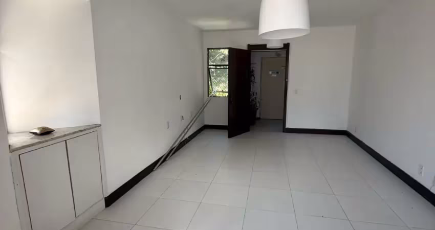 BARRA - 3/4 + dependência - NASCENTE - 104m2 - 2 vagas de Garagem - 1 por andar - Piscina - Portaria