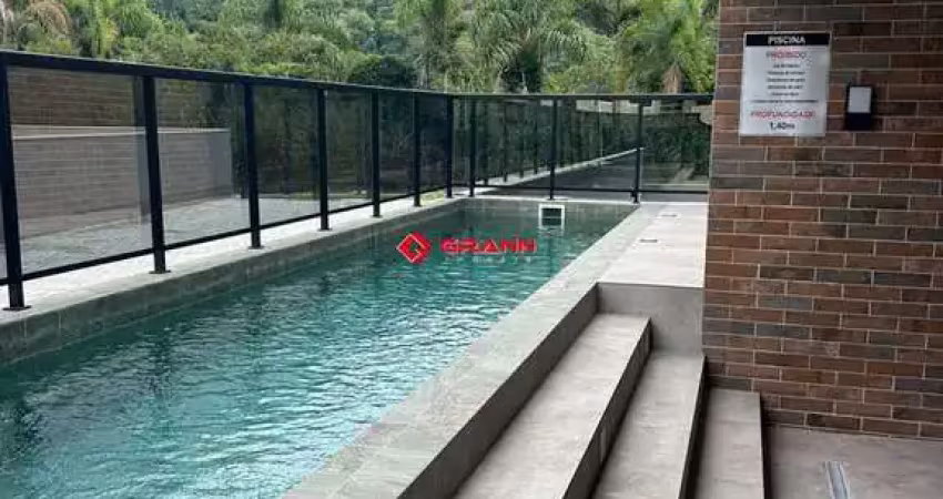 Apartamento 2 dormitórios a 1km da praia dos ingleses