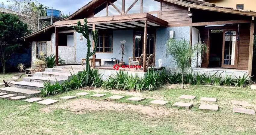 Casa no rio vermelho com amplo terrono em ótima localizaçao.