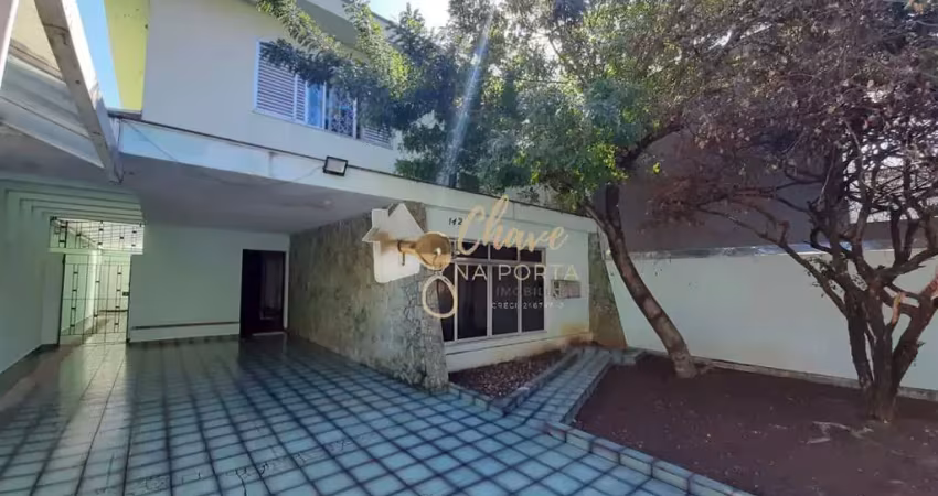 Sobrado amplo à venda no Campo Belo com 6 Dormitórios