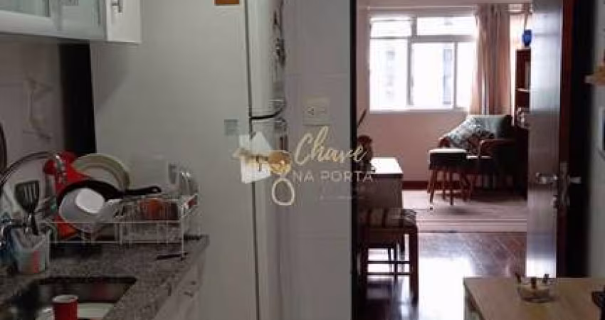Apartamento amplo à venda em Cerqueira César