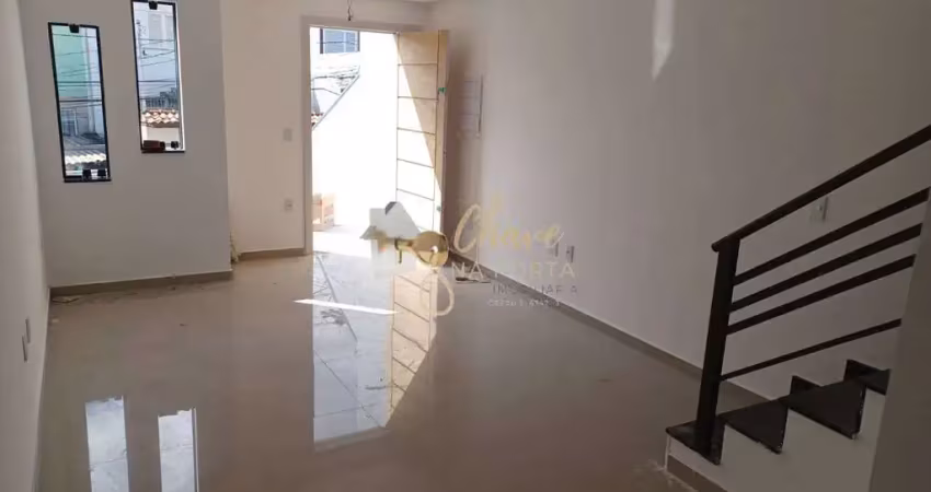 Sobrado amplo à venda no jardim patente novo com 2 dormitórios