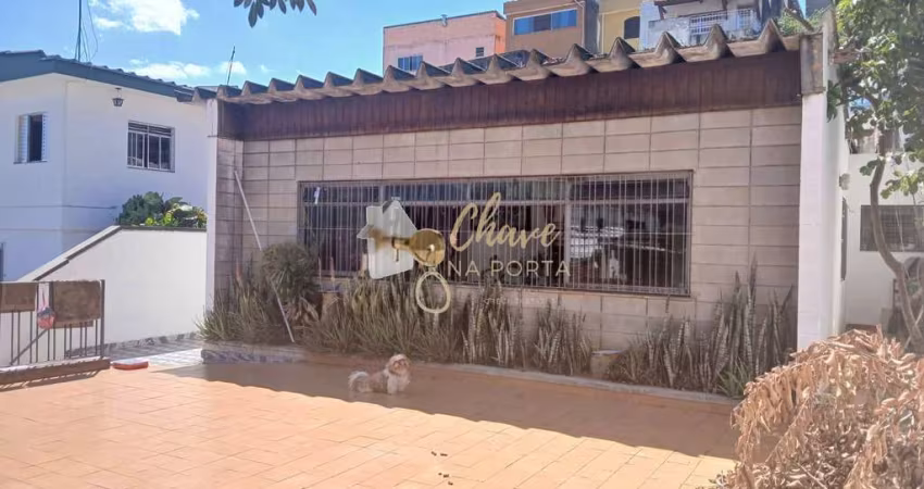 Casa ampla à venda no Jardim das Flores com 3 Dormitórios