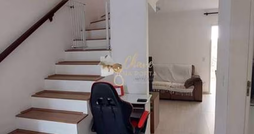 Casa ampla em condomínio à venda no Horto do Ipê com 3 Dormitórios