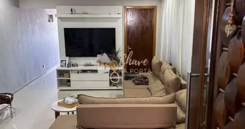 Casa ampla à venda no Jardim Ângela com 3 Dormitórios