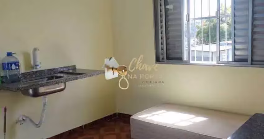 Casa com 1 quarto para alugar na Avenida Taquandava, Cidade Ipava, São Paulo