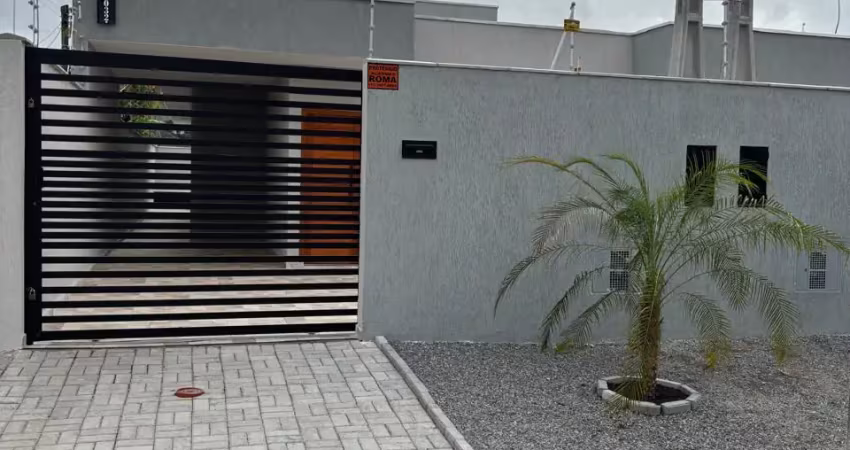 Casa nova 2 dormitórios, sendo 1 suíte, piscina com cascata e garagem coberta