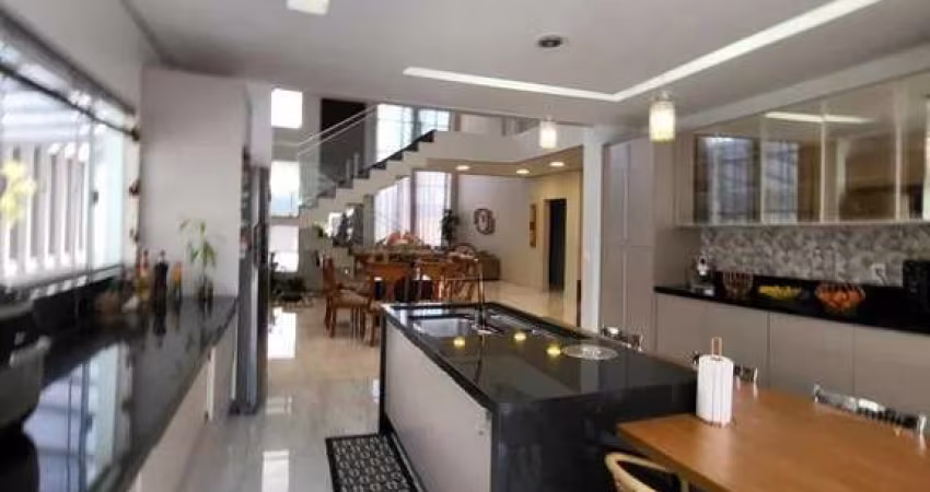 Rua 3 Vicente Pires Casa 4 Suítes 5 Vagas Lote 900 m² Útil 530 m² Lazer