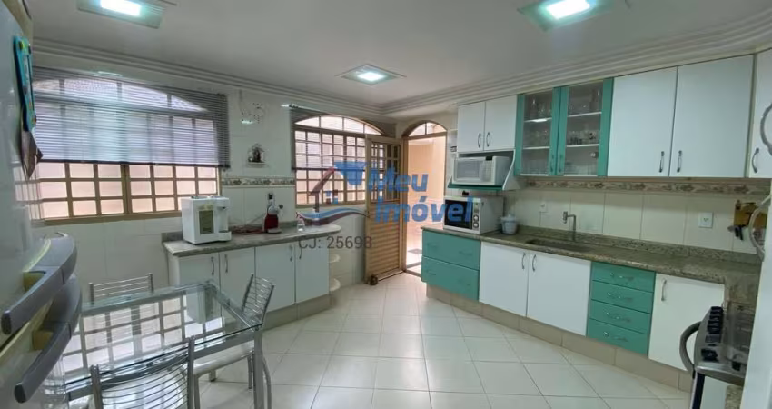 QNM 42 M Norte Taguatinga Sobrado 4 Quartos 4 Suítes Lote 250m² 6 Vagas