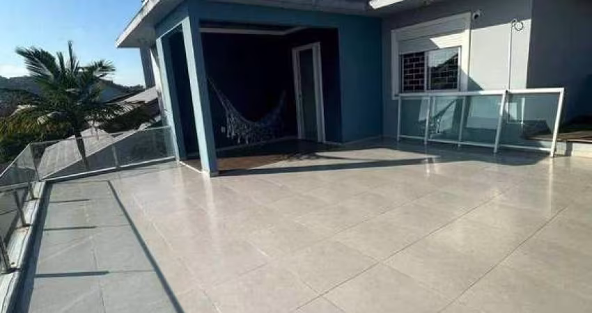 Casa com 3 dormitórios à venda por R$ 1.400.000 - Centro - Penha/SC