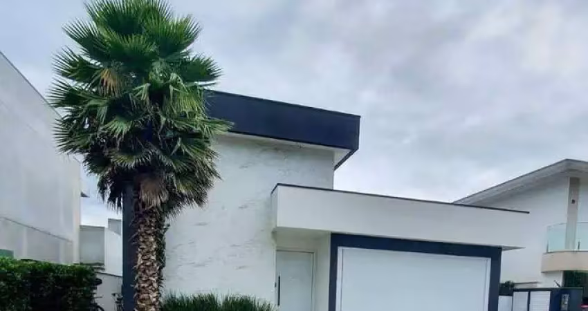 Casa com 3 dormitórios à venda, 500 m² por R$ 3.800.000 - Centro - Camboriú/SC