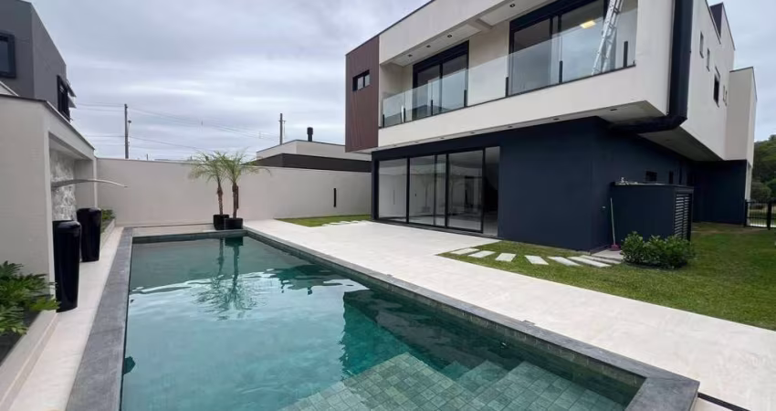 Casa Alto Padrão no Condomínio Caledônia