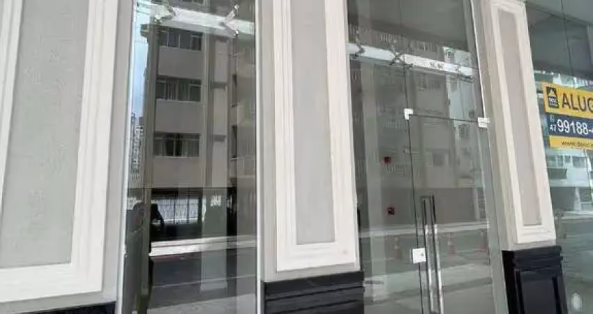Sala comercial no centro, quadra mar, no coração de balneário camboriú-sc