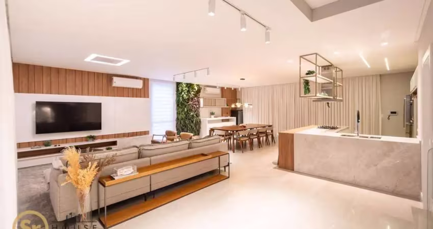 Aconchegante e elegante, casa em condomínio com 4 suítes, master com banheira, piscina