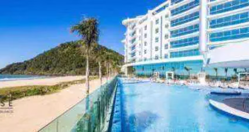 Apartamento Garden com 1000m²  na Praia Brava...