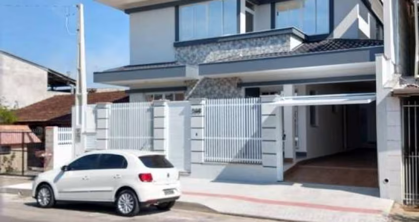 Sobrado com 4 dormitórios à venda, 228 m² por R$ 3.750.000,00 - Vila Real - Balneário Camboriú/SC
