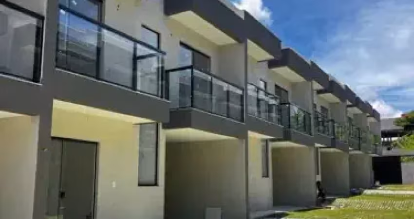 Village Duplex super amplo: 3 suítes com possibilidade de garden