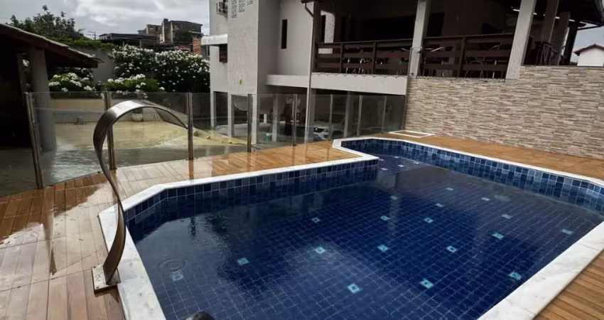 Casa Aconchegante com 4 Suítes, Piscina e Área Gourmet no Condomínio Jardim dos Pássaros - Estrada do Coco