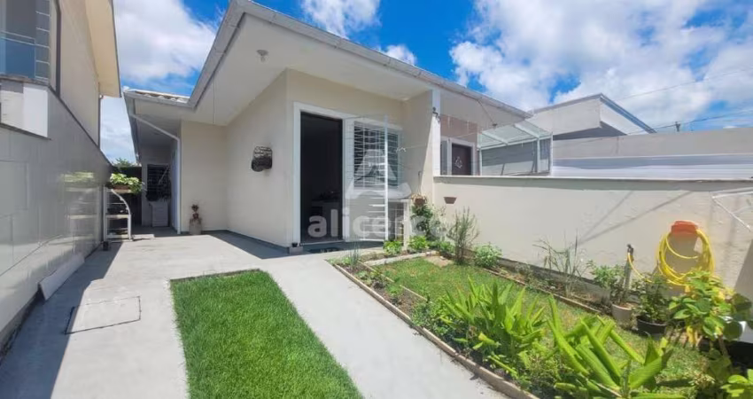 Casa com dois dormitórios em São José