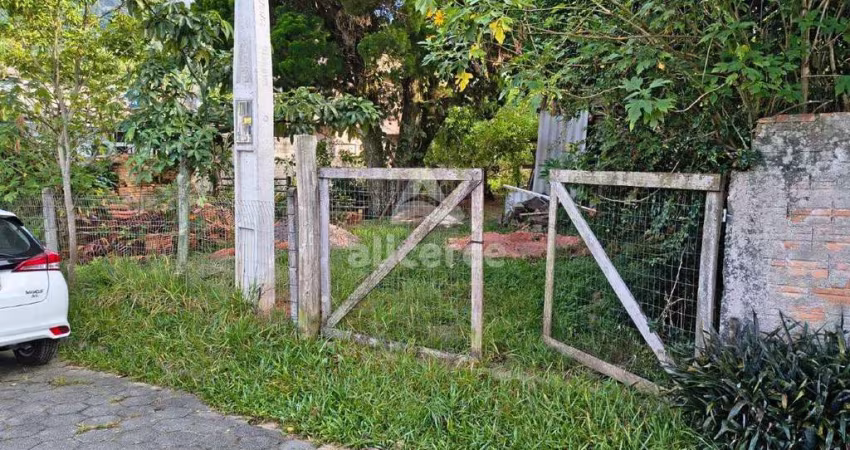 Terreno à venda com , 450m² em São João do Rio Vermelho Florianópolis
