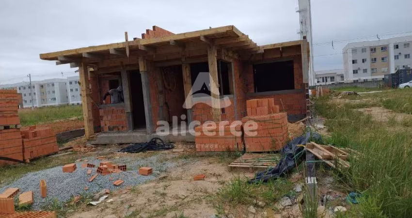 Linda Casa Geminada com Acabamento Impecável! na Nova Palhoça
