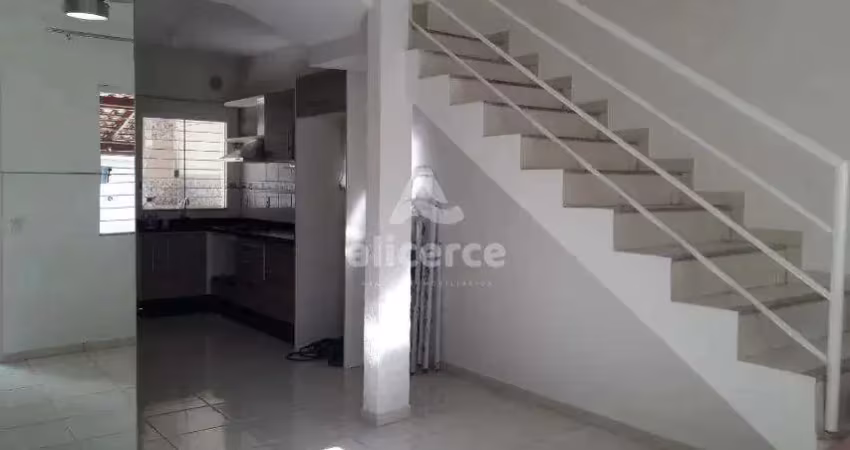 Sobrado à venda com 2 quartos , 70m² em Forquilhas São José