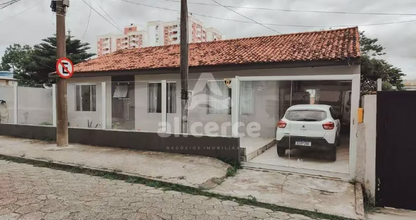 Casa ampla com quintal arborizado em barreiros – 350 m² de terreno!