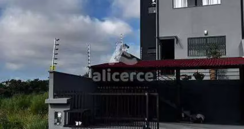 Oportunidade única - casa à venda com piscina i 2 dormitórios i 1 suíte i 2 vagas de garagem - em governados celso ramos - sc