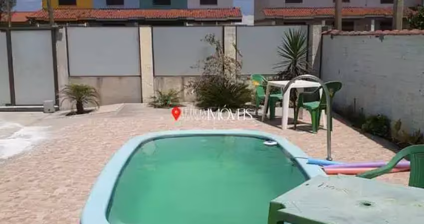 Linda casa com piscina no centro de balneário pinhal – r$ 250.000,00