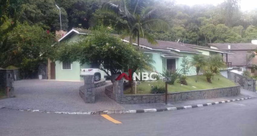 Casa com 5 suítes à venda, 680 m² por R$ 2.800.000 - Condomínio Arujazinho I, II e III - Arujá/SP