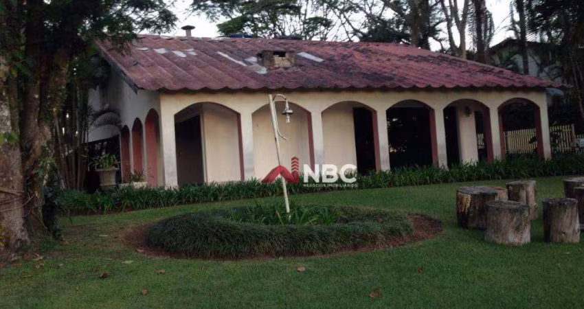 Casa com 4 dormitórios à venda, 300 m² por R$ 3.600.000,00 - Arujázinho I, II e III - Arujá/SP
