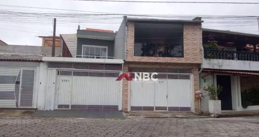 Imóvel composto por 2 casas: uma delas é um sobrado com kitnet e a outra é uma casa individual, 238 m² por R$ 750.000 - Jardim Rincão - Arujá/SP