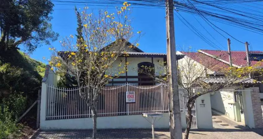 Casa com 5 quartos à venda na Rua Diógenes do Brasil Lobato, 176, Centro, Araucária