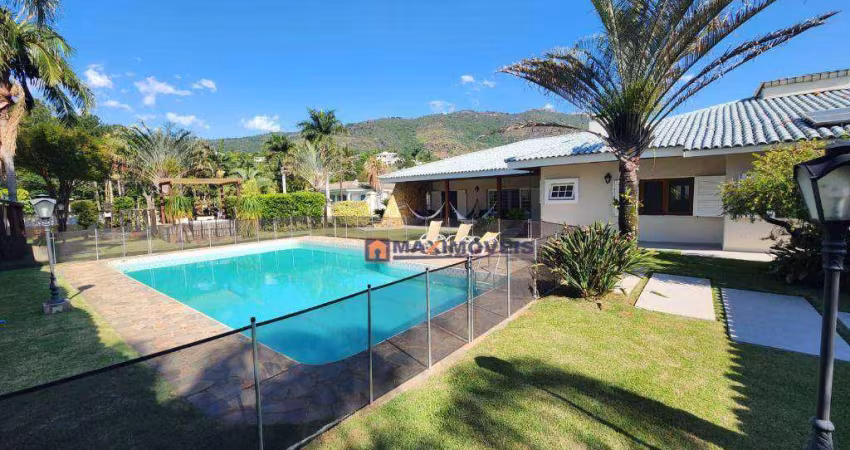 Casa com 7 dormitórios, 600 m² - venda por R$ 5.860.000 ou aluguel por R$ 21.800/mês - Condomínio Flamboyant - Atibaia/SP