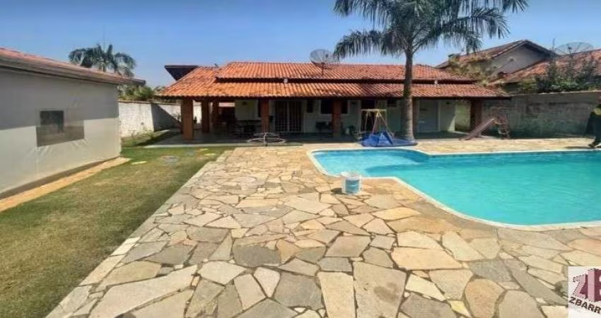 Chácara de luxo à venda em Boituva-SP, bairro Nova Rheata, 4 quartos, 1 suíte, 3 salas, 3 banheiros, 6 vagas de garagem.