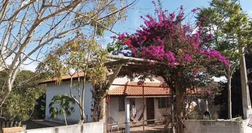 Chácara  com 2 quartos e suíte em cerquilho-sp, no bairro hungria - 4 vagas, 2 banheiros, 70m² de área.