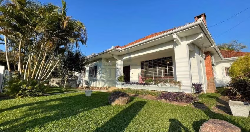 Casa com 3 quartos à venda na Rua Doutor Mário Totta, 331, Tristeza, Porto Alegre