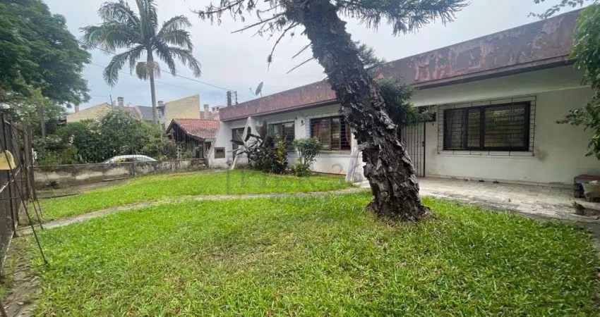 Casa com 3 quartos à venda na Rua Chico Pedro, 789, Camaquã, Porto Alegre