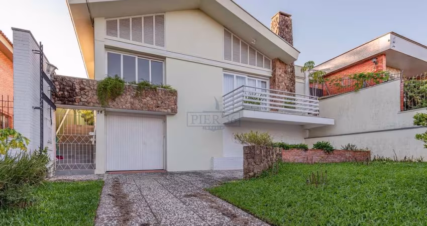 Casa com 3 quartos à venda na Rua Manauê, 76, Vila Assunção, Porto Alegre