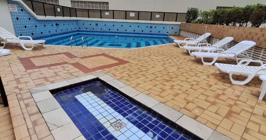 Apartamento à apenas uma quadra da praia reformado locação ou venda