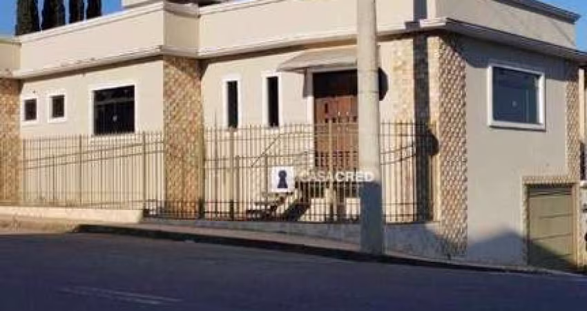 Casa com 3 dormitórios à venda, 273 m² por R$ 800.000 - Campos Elíseos - Varginha/MG