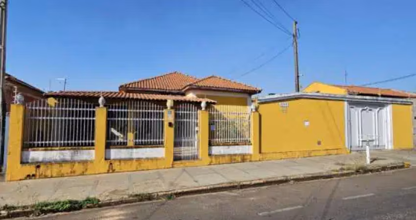 Casa com 4 quartos à venda na Rua Giácomo Paro, Centro, Penápolis